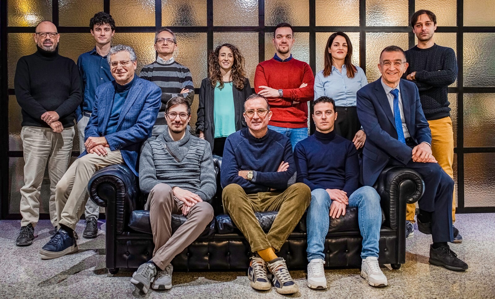 Il team tecnodata Il team tecnodata riunito in azienda: i due fondatori e i dipendenti